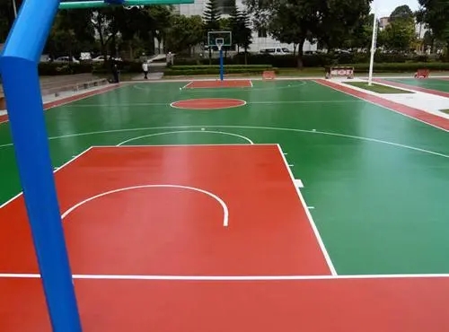 青岛球场地面翻新,裂缝修重要性