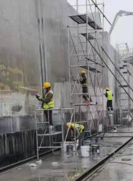 青岛球场翻新地面是一个涉及
